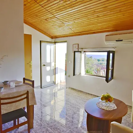 Apartment Shared Gardened With Bbq And Sea View *