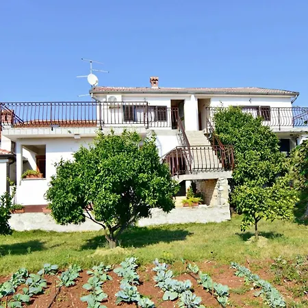 Apartment Shared Gardened With Bbq And Sea View Zambratija (Istria)