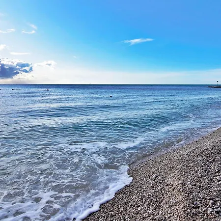 Shared Gardened With Bbq And Sea View Zambratija (Istria)